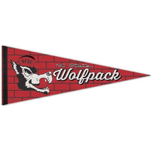Pennant Slobbering Wolf